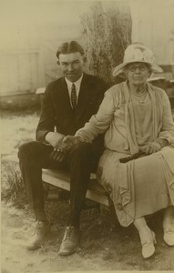 USA Richmond Roy Hinton Matthews 19 & his bride 72 Old Press Photo 1926