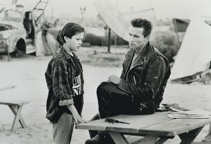 Arnold Schwarzenegger Edward Furlong Terminator 2 James Cameron Film Photo 1991