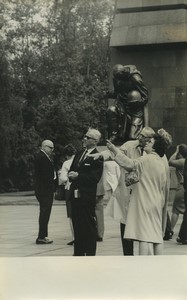 Germany Berlin Treptow Soviet Memorial American Tourists Old Photo 1967