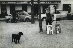 Paris Montmartre Sunday morning Place du Tertre Painter Citroen photo Huet 1970