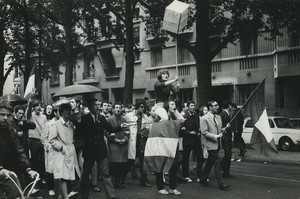 Paris pro De Gaulle Demonstration Medical Students Old photo Huet 1968, june 4