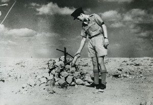 Libya WWII Grave of German Fughter Pilot near Tobruk aviation old Photo 1944