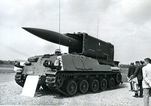 France Sartory char AMX 30 avec missile Pluton Exposition ancienne Photo 1971