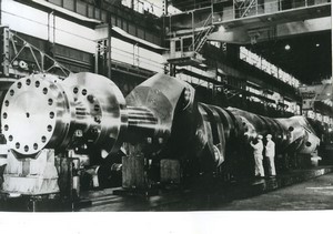 France world's largest camshaft for Cargo Ship diesel engine old Photo 1969
