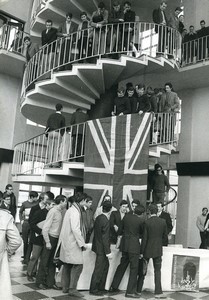Students from Le Havre to the aid of the British royal family old Photo 1969