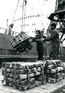 France Le Havre Unloading of a Chilean copper vessel old Photo 1972