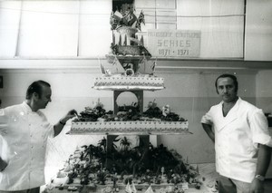 France Cannes Bakery Patisserie Schies a giant cake old Photo 1971