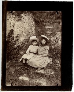 France young girls sat outdoors portrait fashion old Photo 1880