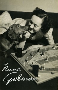 France portrait de l'actrice Nane Germon et son chien ancienne Photo 1940