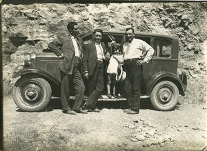 France group in front of a car automobile child old Photo 1930
