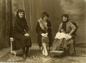 France group portrait 2 women transvestite man? old Photo 1920