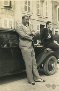 France Couple pres de la belle voiture Citroen Traction? ancienne Photo 1938