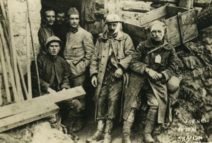 France WWI French First Aid Station Wounded soldiers Old Photo 1918