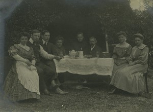France Group posing Outside Sunday Lunch Old Photo 1910 #3