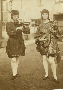 France 2 Women playing Violin Mandolin Musicians Old Photo 1910