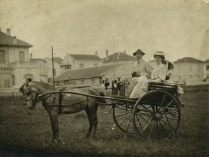 France couple & Daughter on cabriolet Horse cart Tourane? Old Photo 1910