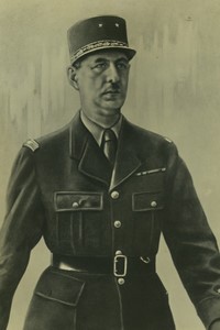 France General de Gaulle portrait from painting? Old Photo 1945