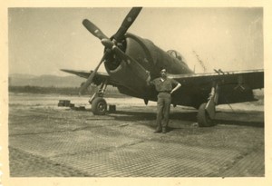 France Pilot mechanics? Posing by P-47 Thunderbolt Fighter Old Photo 1945