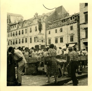 Croatia Dubrovnik Market busy Street scene Old Amateur Photo snapshot 1962