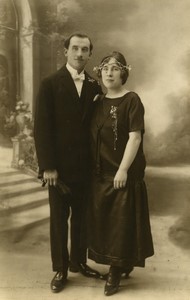 France Couple posant Mode ancienne Carte Photo Hoorelbeke RPPC 1920