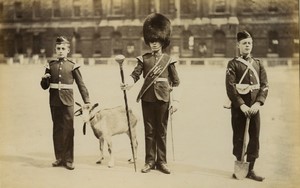 British military Young soldiers Drum major? Welsh? Pioneer? Old FGOS Photo 1890