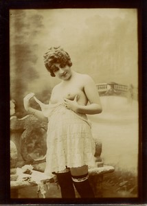 France Risque Woman in Lingerie Topless Old Photo 1900's