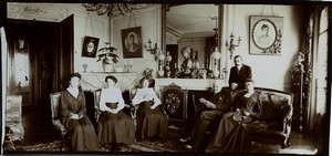 France Paris Famille au salon Ancienne Photo Panoramique 1910