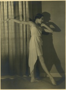 France Portrait of Mrs Lelong shadow Old Photo Laure Albin Guillot 1940