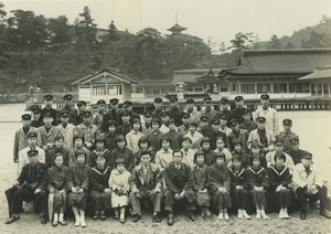 Japan Miyajima Itsukushima Shrine? Student Group Old Photo 1959