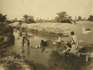 Algeria Women doing laundry at the wadi Old Photo René Prouho 1920