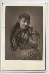 Mme Humberta Theatre Fantaisies Parisiennes Ancienne Nadar carte cabinet photoglyptie 1875