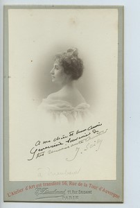 J. Sailly Actrice? Theatre dedicace a Genevieve Maubant Ancienne carte cabinet Dieudonné 1890