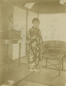 Japan Kaseda? Child Girl listening to the Radio Gramophone? Old Photo 1930