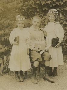 France School Children posing 2 Girls and a Boy Old Photo 1907