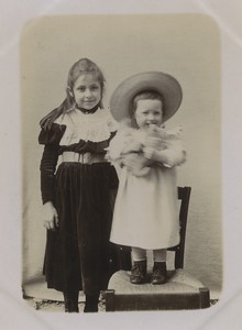 France Portrait Enfants Filles Chapeau en Osier Ancienne Photo amateur 1912 #2