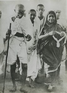 India Mahatma Gandhi and Sarojini Maidu on the Salt March Old Photo 1930