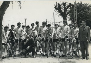France Choisy le Roi? Amateur Cycling Named cyclists Old Photo 1970