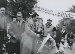 France Ivry sur Seine? Vainqueur? Du Grand prix Cycliste Bonal Duthé? Ancienne Photo Baldoni vers 1940 #1