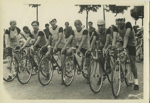 France Paris? Course Cycliste Amateur Cyclisme Duthé? Ancienne Photo Oblet vers 1940 #1