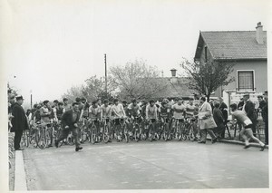 France Amateur Cycling Race Start Cyclist Group Old Photo c1940 #1