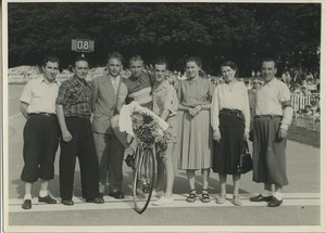 France Paris? Course Cycliste Amateur Velodrome? Gagnant? Dupriez Ancienne Photo vers 1940