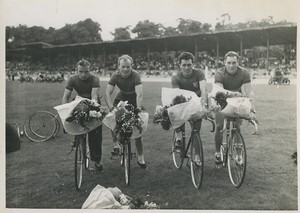 France Paris? Amateur Cycling Race Track Winners? Old Photo c1940 #1