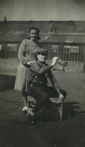 France Lunch break at work? Outside factory Old snapshot Photo 1930