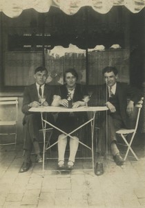 France Groupe prenant un verre en terrasse d'un café Ancienne Photo Amateur 1927