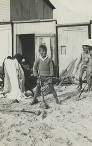 France Plage Enfants jouant au Croquet? Sur la plage Ancienne Photo Amateur 1950