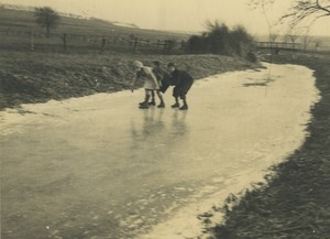 France Children ice skating frozen river Countryside Old snapshot Photo 1950 #2