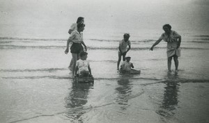 France Family group playing in the Sea Old snapshot Photo 1950