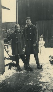 France 2 Kids wearing Roller Skate with their Snowman Old snapshot Photo 1950 #1
