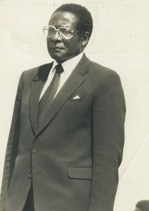 Zimbabwe president Robert Mugabe Ancienne Photo Studio 1990