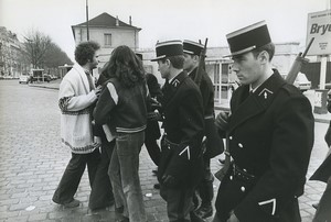 France Paris Michel Field Manifestation Lyceenne contre la Loi Debré Ancienne Photo 1973 #3